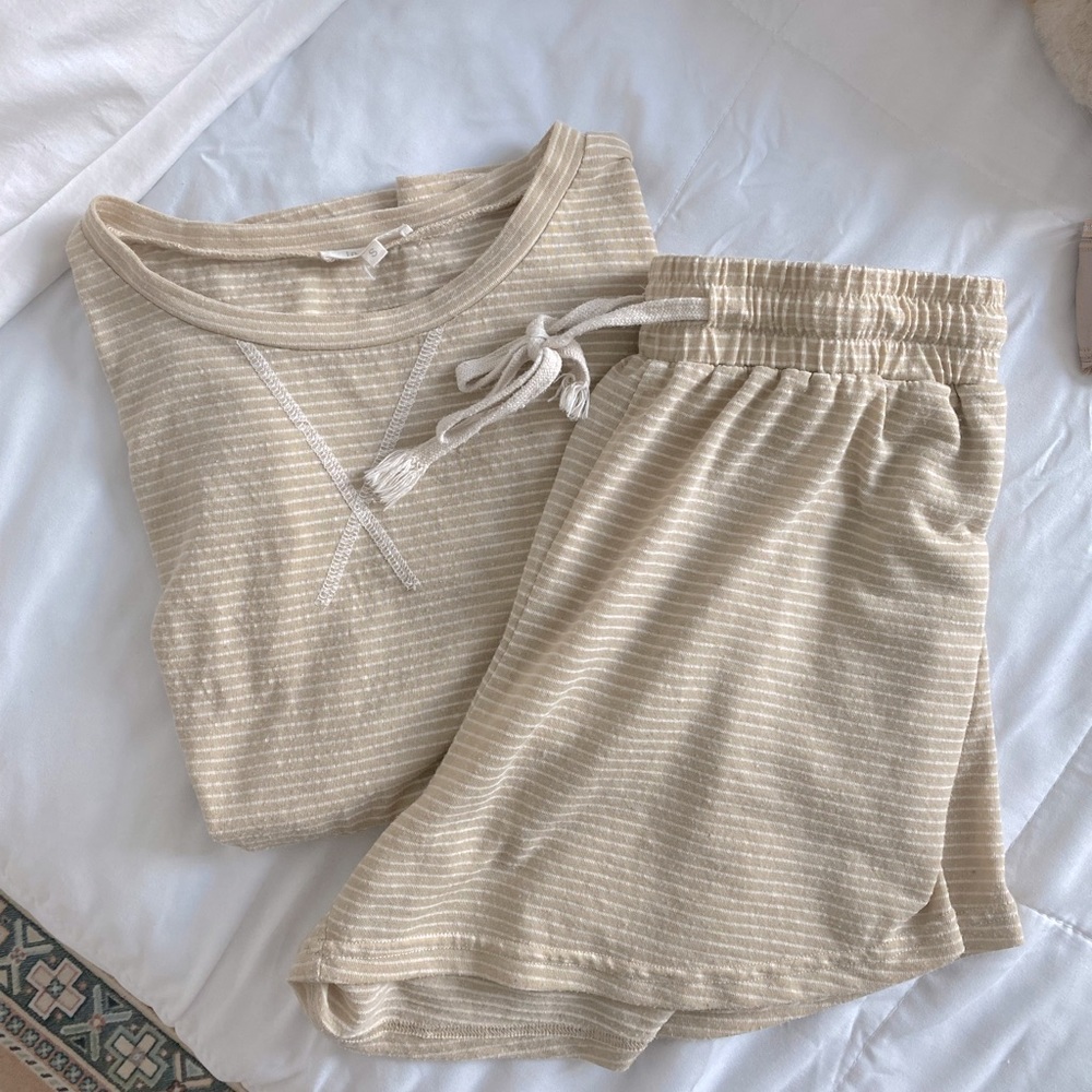 Soft Striped Lounge Set SAND